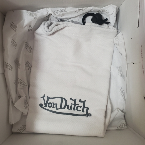 Von Dutch Black and Gold Bowling Bag - Picture 3 of 5
